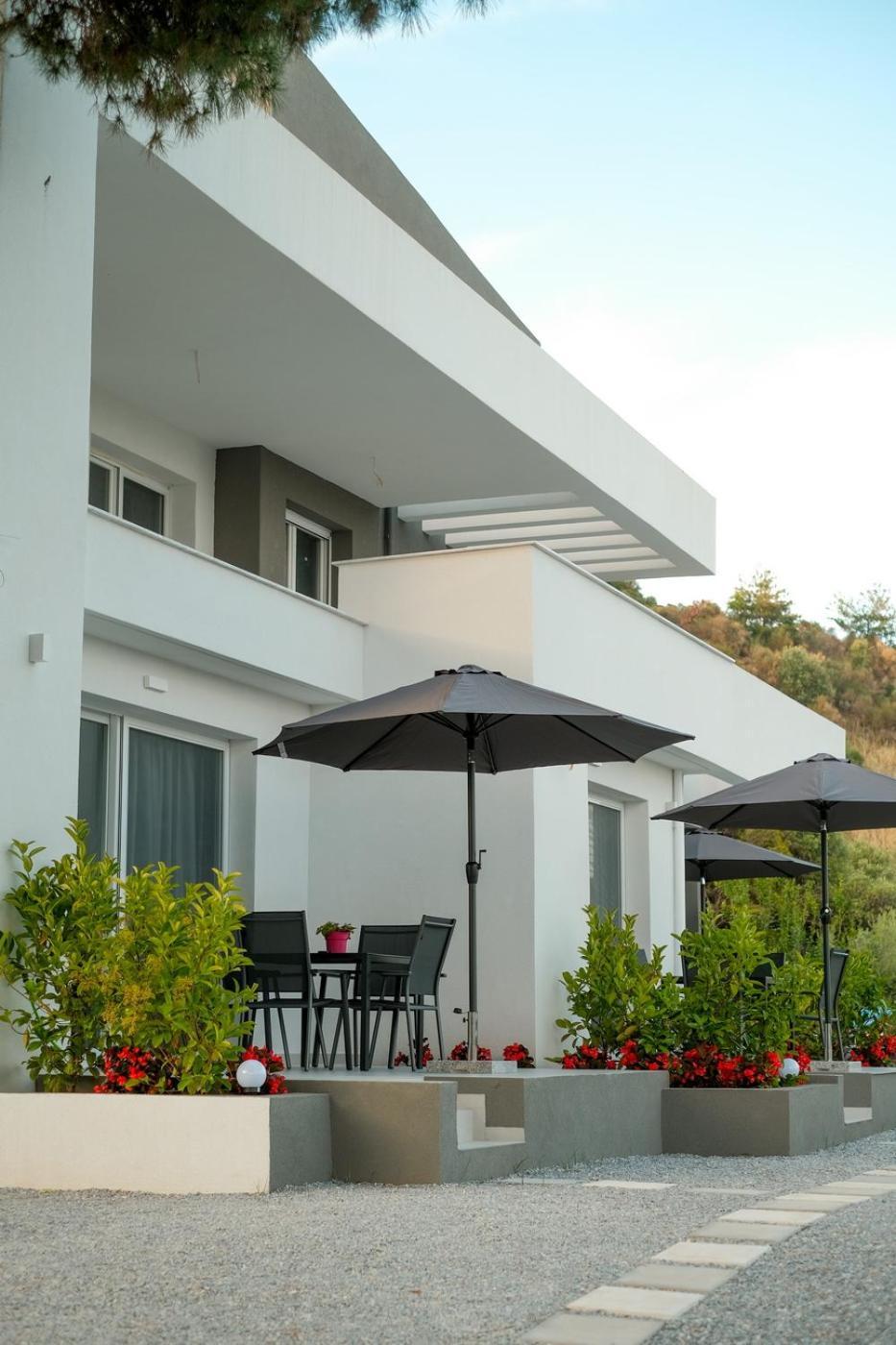 Aquarama Suites Nea Iraklitsa Екстериор снимка