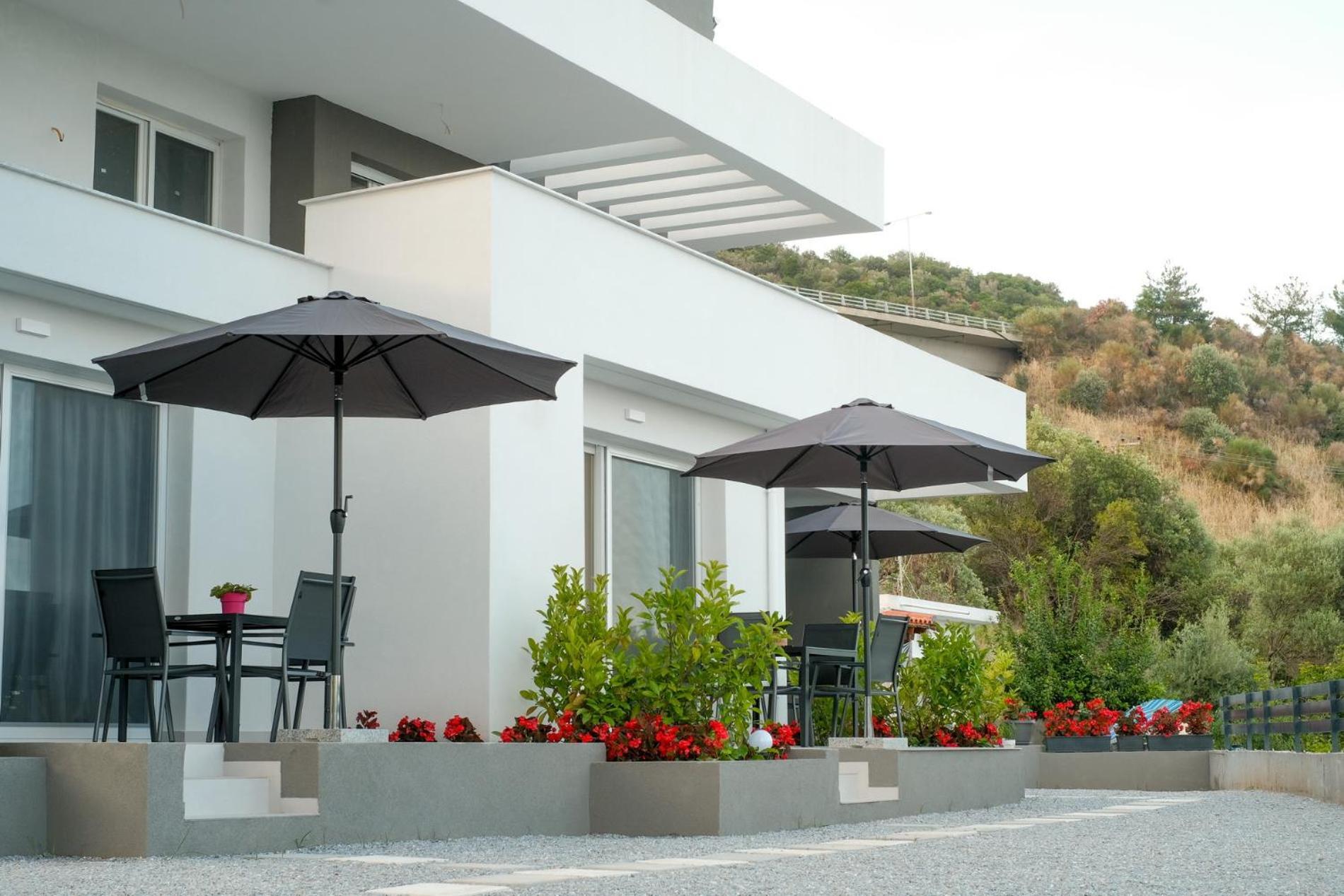 Aquarama Suites Nea Iraklitsa Екстериор снимка